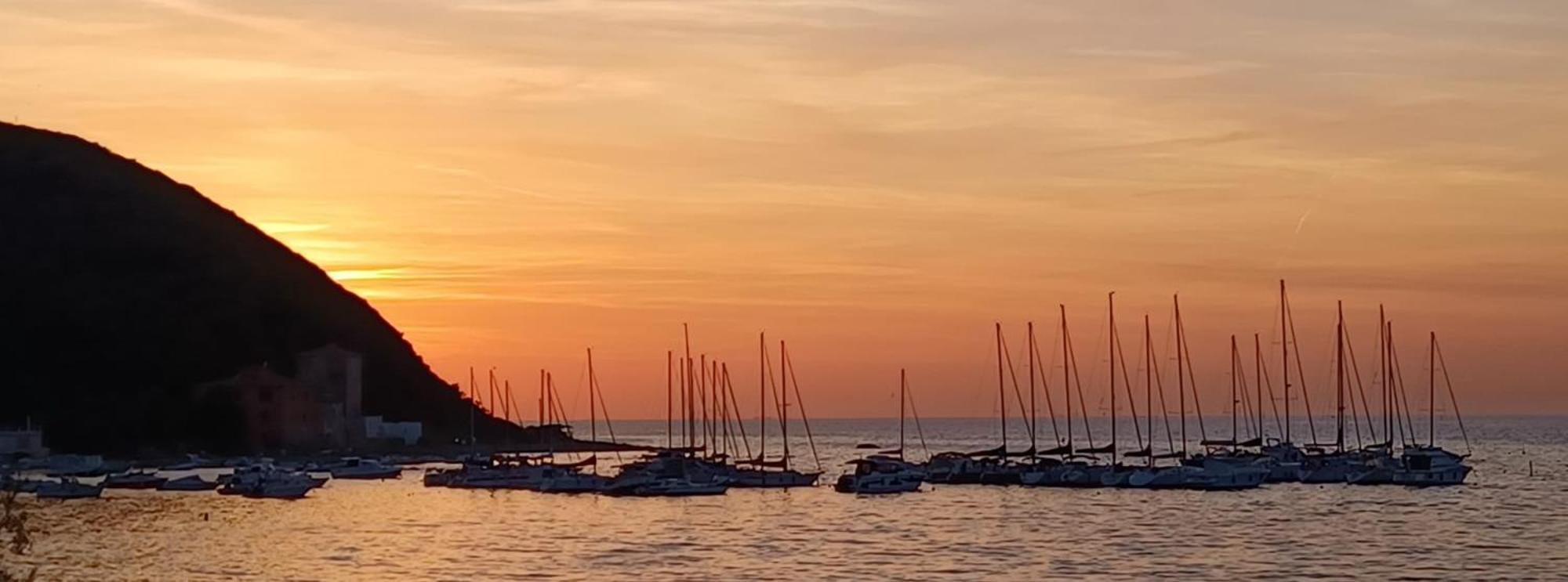 Apartmán A Casa Di Berna E Tere Venturina Terme Exteriér fotografie