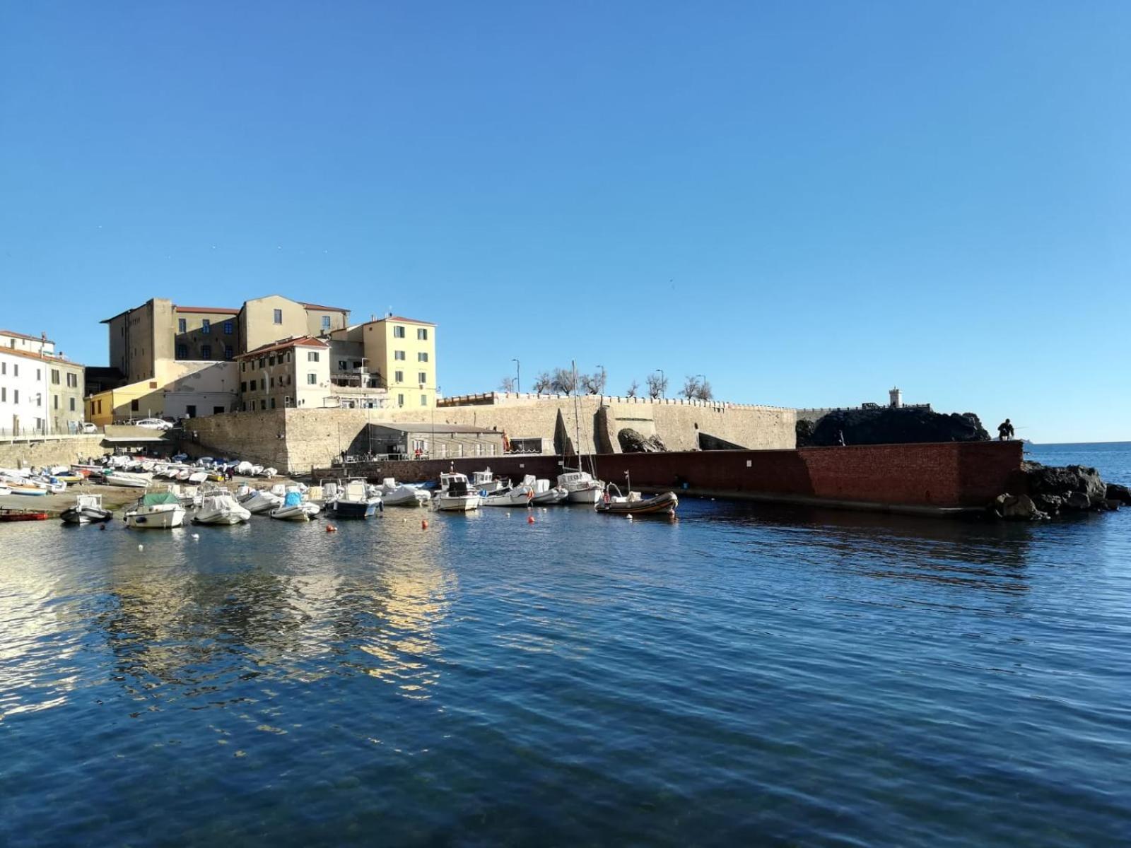 Apartmán A Casa Di Berna E Tere Venturina Terme Exteriér fotografie